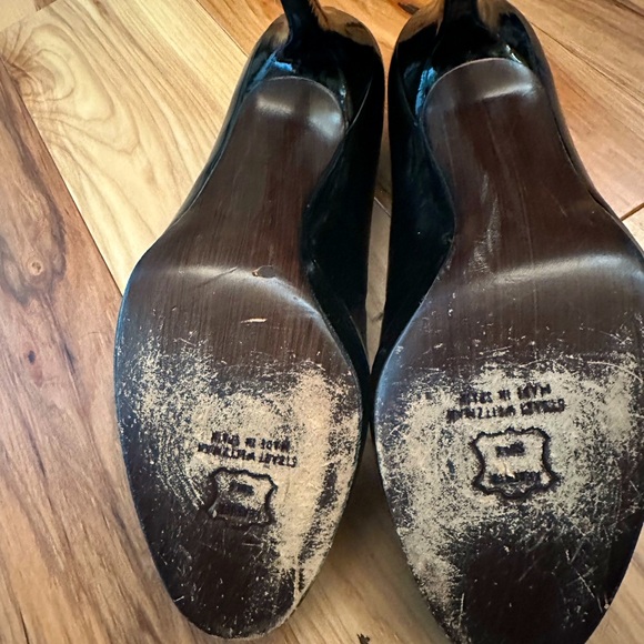 Stuart Weitzman Black Patent Leather Stiletto Heel
Women's Size 9.5 - Picture 4 of 6